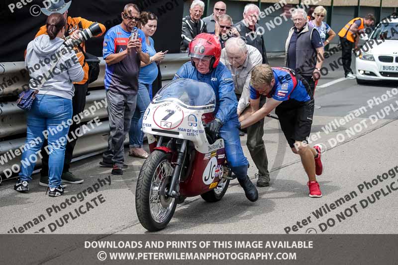 Vintage motorcycle club;eventdigitalimages;mallory park;mallory park trackday photographs;no limits trackdays;peter wileman photography;trackday digital images;trackday photos;vmcc festival 1000 bikes photographs